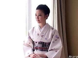 See Alluring Yui's Vid